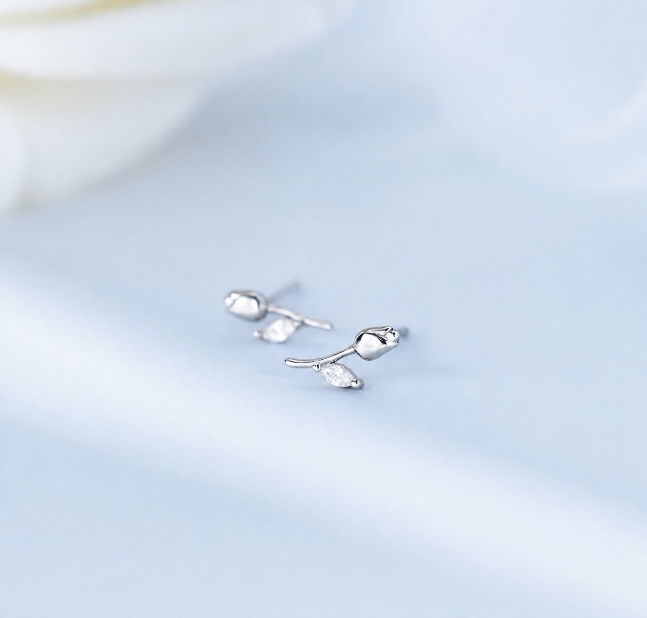 petit tulip pierce